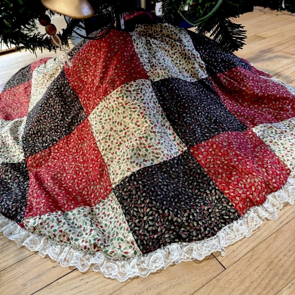 Tree Skirt Patchwork Quilted Handmade Christmas 40.5" VTG Cottage Grandma